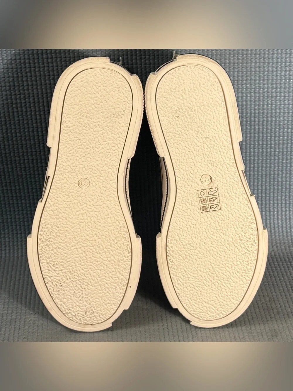 Pregunta Sage Green Women’s Fashion Sneakers Size 6‎ US 36 EU